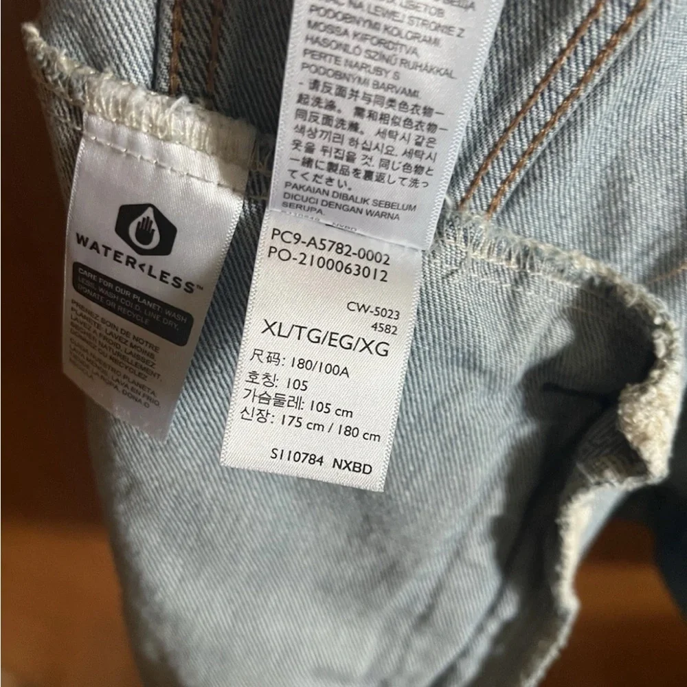 Levi’s Trucker Jacket XL PC9-A5782-0002 Distressed Denim Fade Button Front 25x30 - Picture 7 of 9